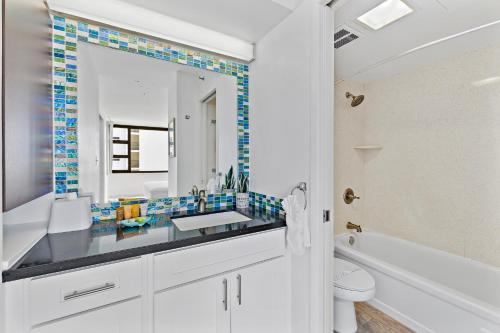 27th Floor with Beautiful Ocean Views | 1 Block to Beach | Free Parking & WIFI - image 27