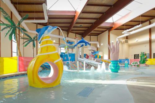 Grand Marquis Waterpark Hotel & Suites