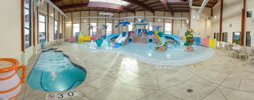 Grand Marquis Waterpark Hotel & Suites - image 20