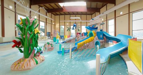 Grand Marquis Waterpark Hotel & Suites