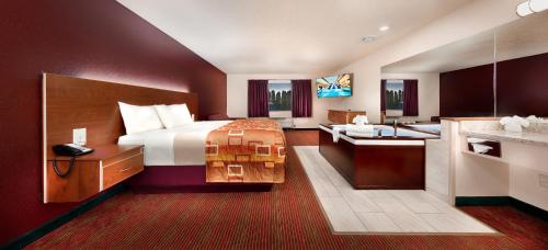 Grand Marquis Waterpark Hotel & Suites