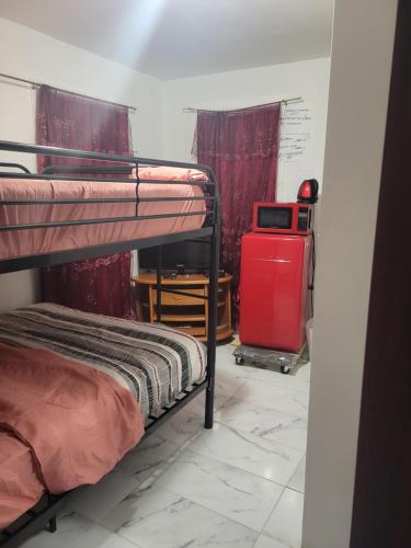 Private entrance and bathroom near JFK airport 1
