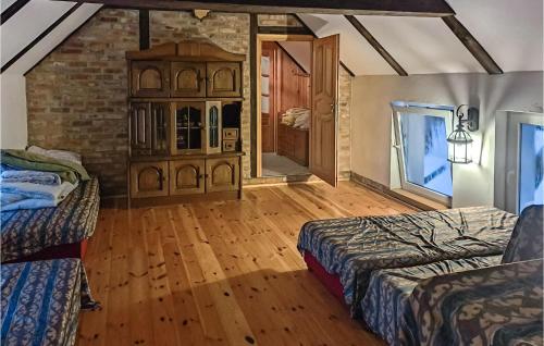 2 Bedroom Awesome Home In Zelazo in Smoldzino