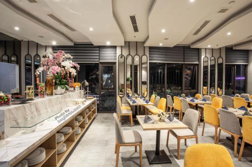 Restaurant, Grand Ocean Luxury Boutique in Da Nang