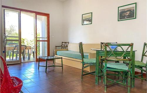  Pet Friendly Apartment in SantʼAndrea Apostolo dello Ionio