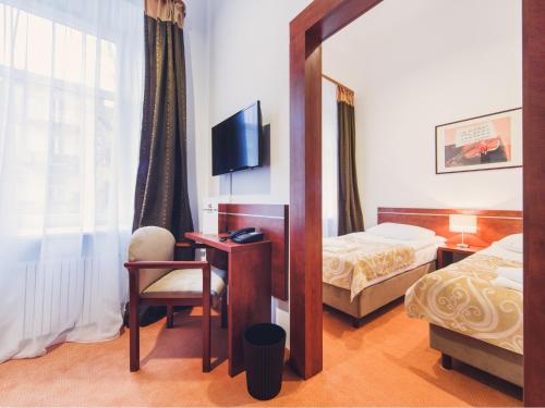 Hotel Chmielna Warsaw - image 2