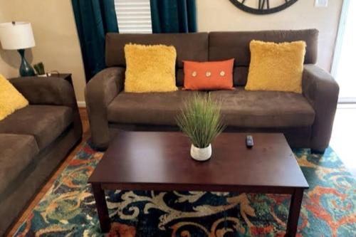 Cozy Escape ◉ King Sized Bed and fast Wifi awaits! in Charlotte, USA