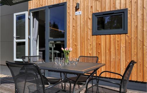 One-Bedroom Holiday Home