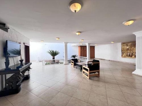 Casa Caoba: Lovely lux 5BR home close to beach