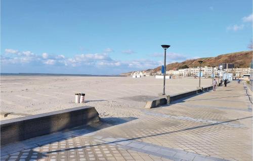 One-Bedroom Apartment in Wimereux - image 5