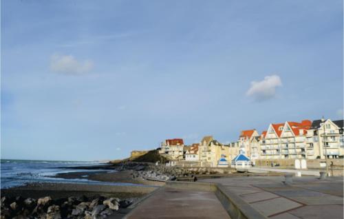 One-Bedroom Apartment in Wimereux - image 12