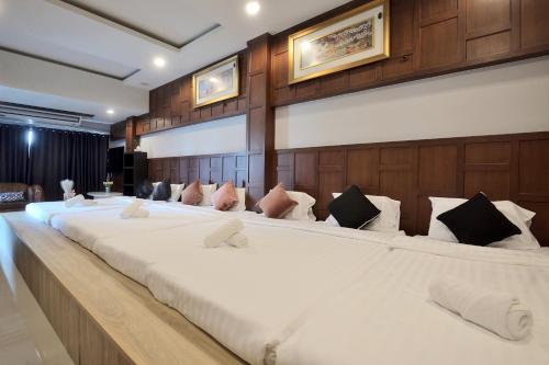 De Lux Bangkok Hotel