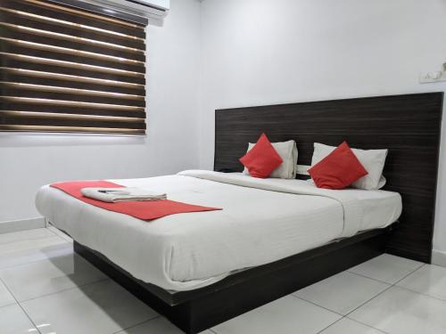 Kings Fort Rooms Thrippunithura
