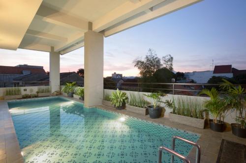 Swimming pool, KHAS Tegal Hotel in Tegal