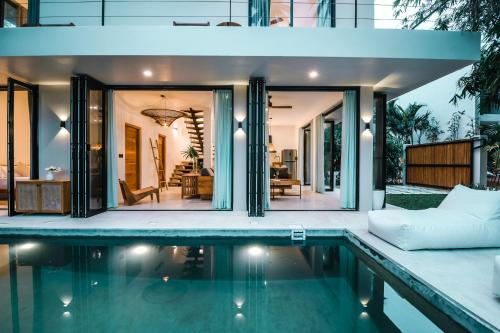 Three-Bedroom Villa sunset image 3