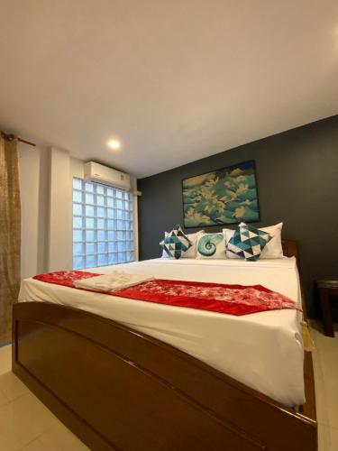 Patong SEA U Hotel Room Type - Double Room with Balcony (3 Adults)