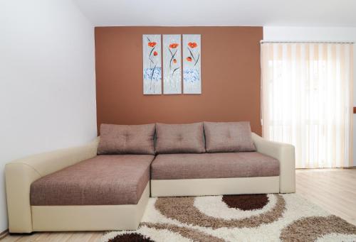 Apartment Orlović Old Town - image 9