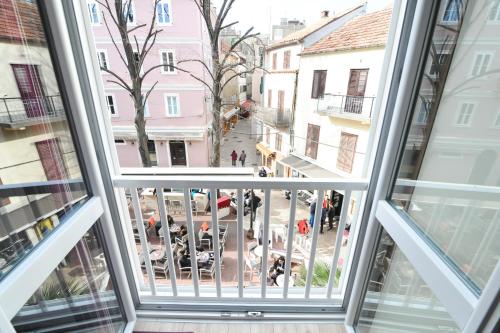 Apartment Orlović Old Town - image 13