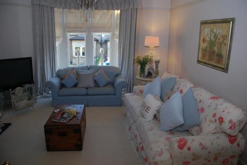 Springdale Guest House - image 5