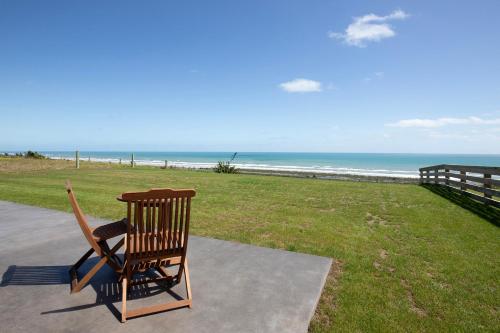 Views over Tasman, New luxury boutique studio overlooking the Tasman Sea