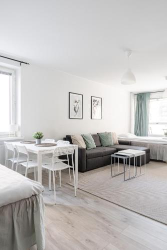 2ndhomes Tampere "Iso Verka" Apartment - Spacious Apt with Balcony in the Heart of the City next to Restaurants