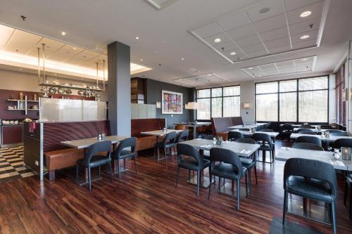 Courtyard by Marriott Amsterdam Airport - image 9