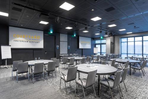 Courtyard by Marriott Amsterdam Airport - main image