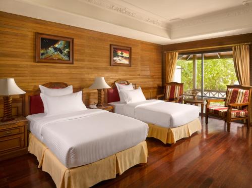 Family Suite with Pool  image 3