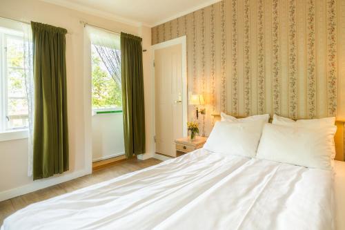 Fru Haugans Hotel - image 3