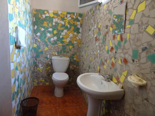 Bathroom, Le Barracuda in Ndangane