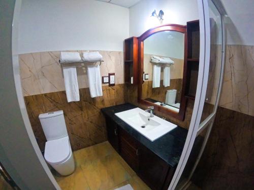 Centauria City Hotel - 샤워실
