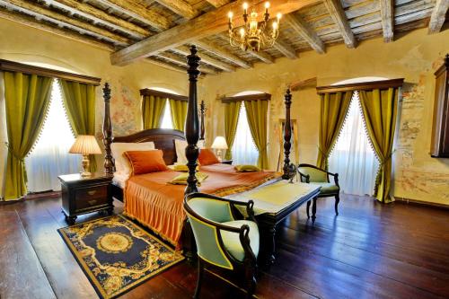 Deluxe Double Room with Fresco