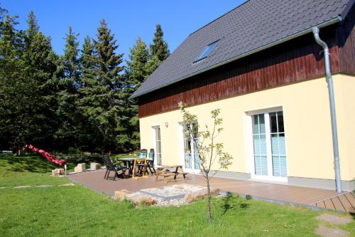 Balcony/terrace, Countryside-Lovers - Ganzes Haus 100m² fur euch allein mit Garten in Halsbrucke