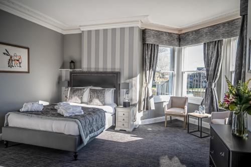 The Thames Riviera Hotel - image 12