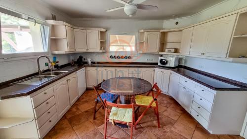 VILLA EURÍPIDES. JAVEA. LIVE IT COSTABLANCA (VILLA EURIPIDES. JAVEA. LIVE IT COSTABLANCA) in Les Fonts