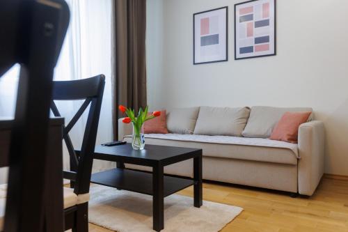 Black & White Apartment, Subotica (zdjęcie 8)