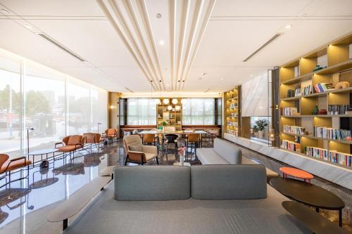 Atour Hotel South Jinan Industrial Road CBD – Jinan, WV
