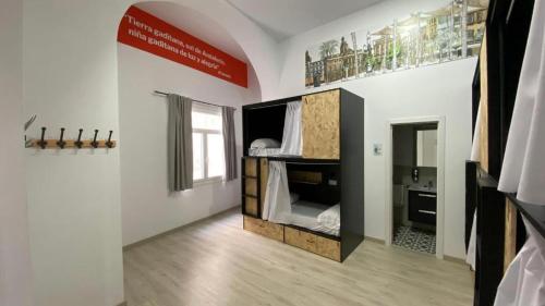 Planeta Cadiz Hostel Room Type - Bed in 6-Bed Dormitory Room