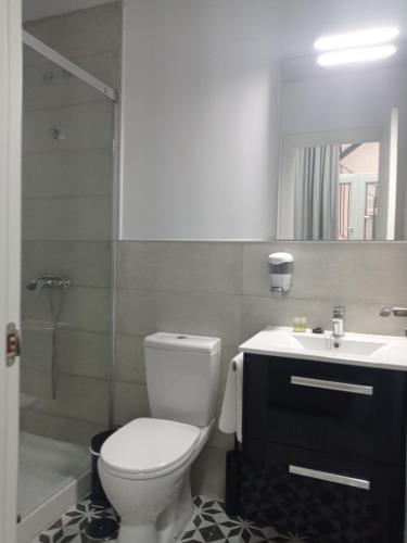 Planeta Cadiz Hostel Room Type - Economy Double or Twin Room