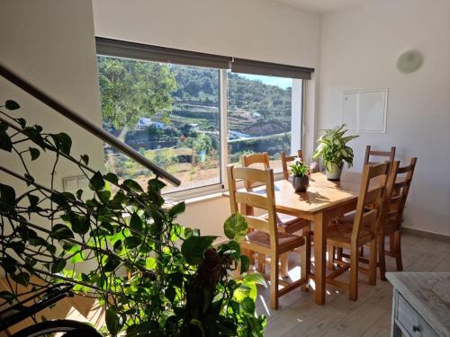 Lemontree house set in the countryside. in Santa Catarina