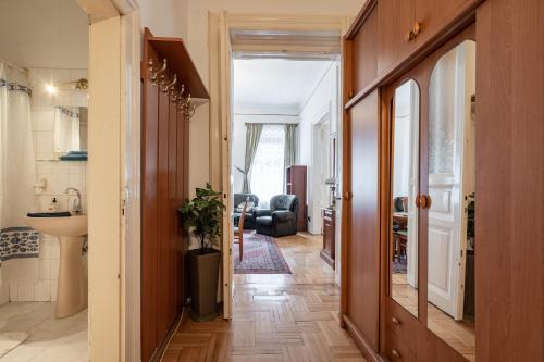 Central Lovely rooms 2