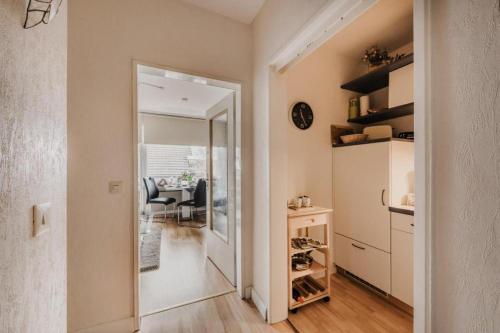 One-Bedroom Apartment image 4