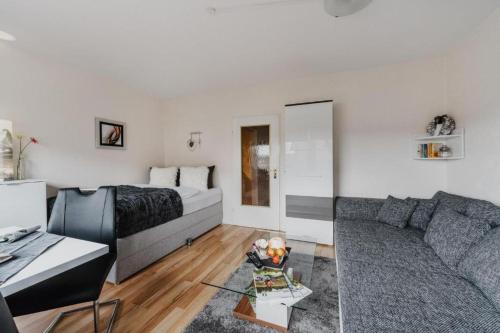 One-Bedroom Apartment image 1