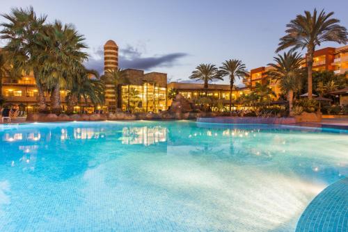 Elba Carlota Beach & Convention Resort