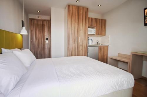 Elements Rooms & Apartments, Athens