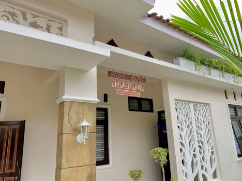 Prime House Muntilan in Banyubiru
