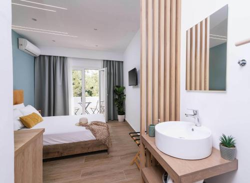 Ermis Luxury Suites & Apartments, Amoudara