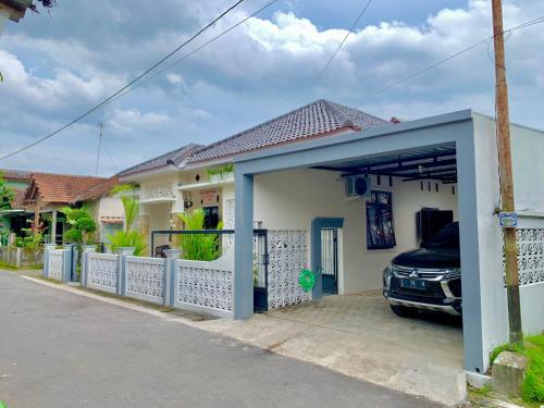 Prime House Muntilan in Banyubiru