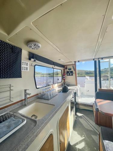 Houseboats - Living The Breede - Valid Skippers License compulsory 2