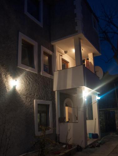 エントランス, Aste Guesthouse in トロポヤ
